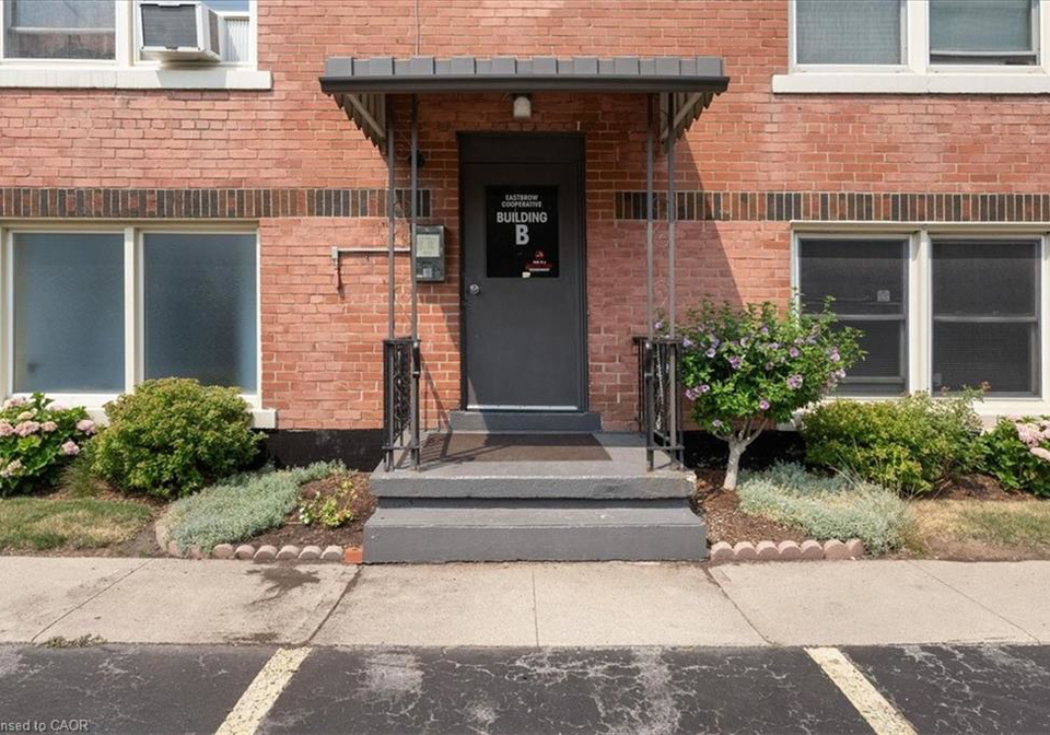 5-east-36th-street-hamilton-ontario-40800756