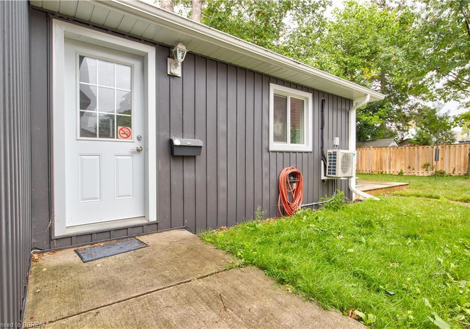 205-liverpool-street-guelph-ontario-40800760