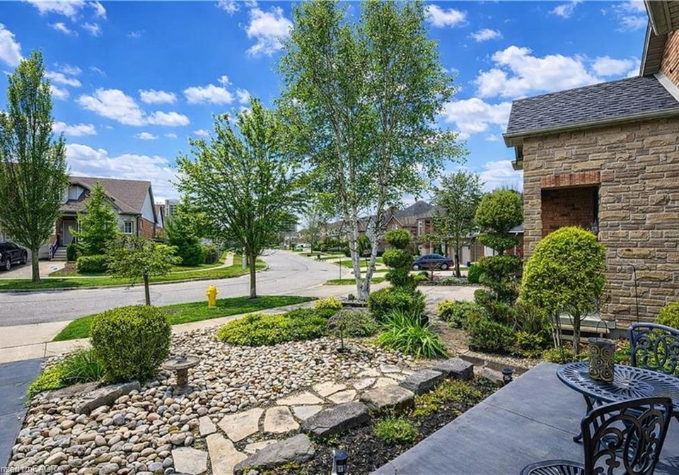 152-lena-crescent-cambridge-ontario-40800806