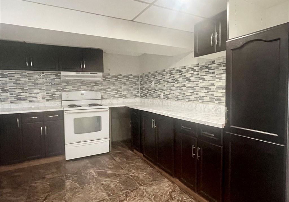 19-hahn-place-kitchener-ontario-40800828