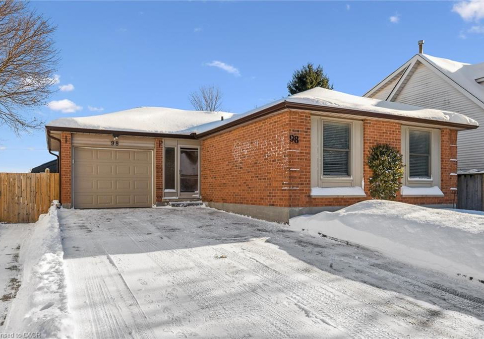 98-peachtree-crescent-cambridge-ontario-40800879