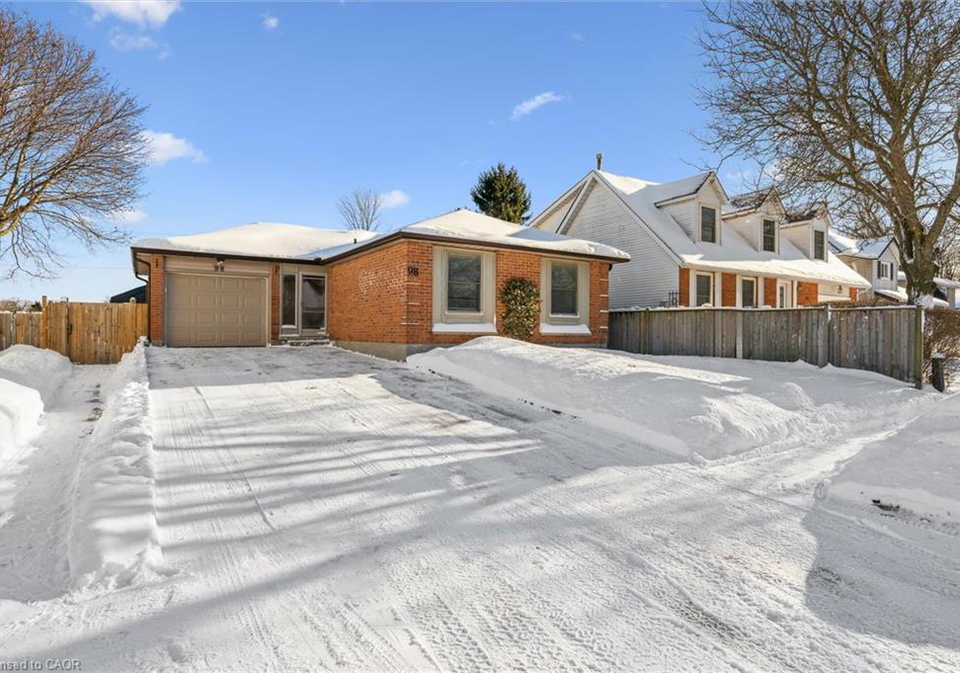 98-peachtree-crescent-cambridge-ontario-40800879