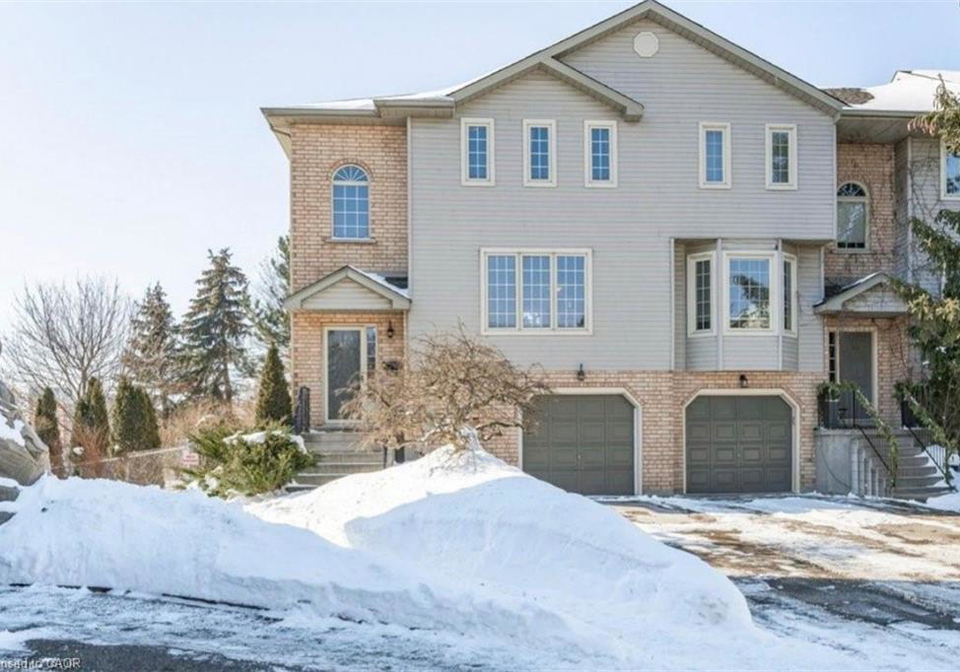 657-grange-crescent-waterloo-ontario-40800965
