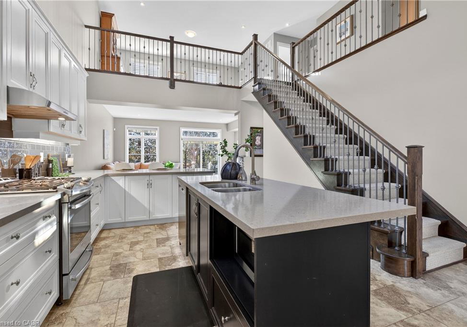 27-black-walnut-crescent-ancaster-ontario-40800970