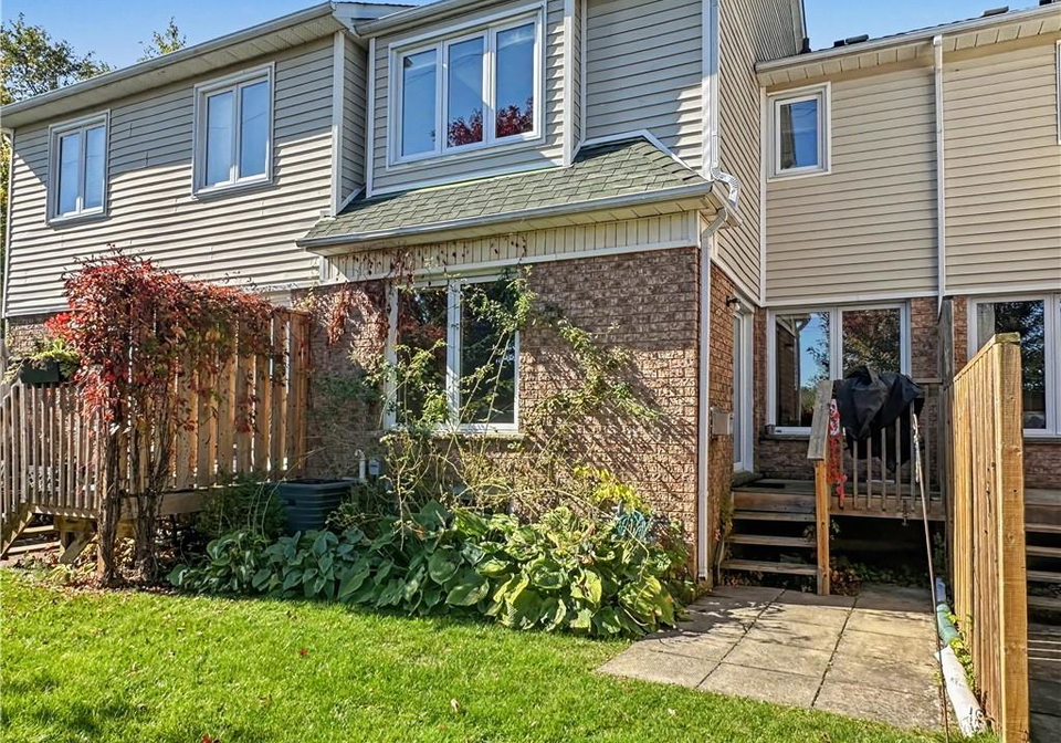 2215-cleaver-avenue-burlington-ontario-40801033