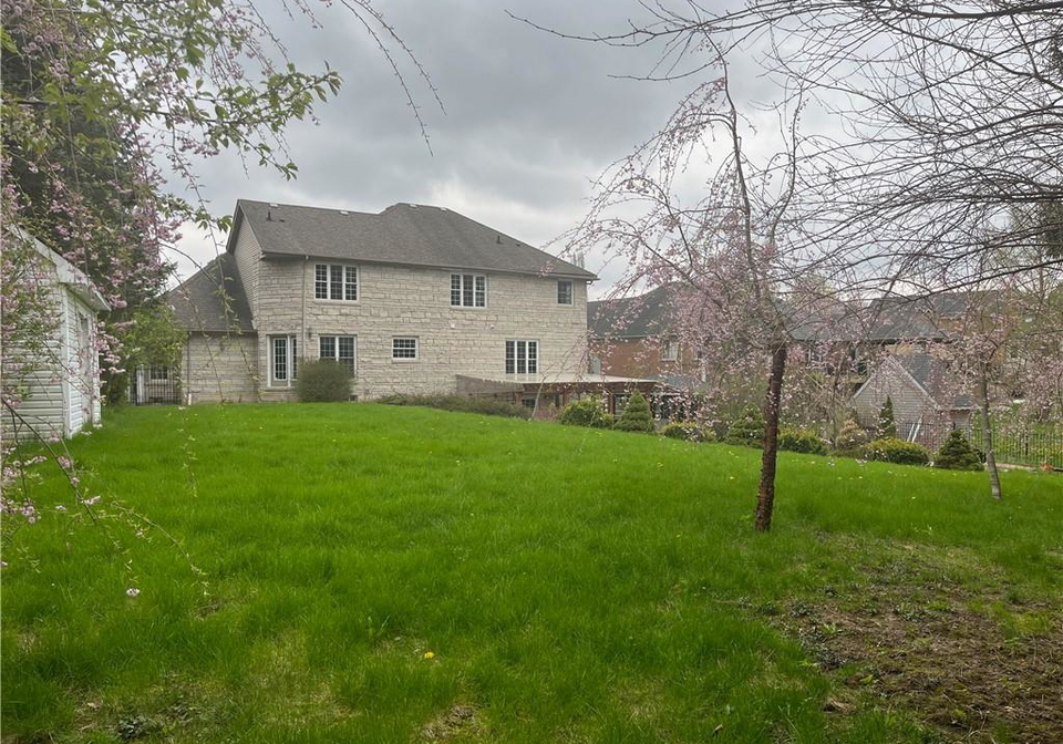 15-royal-york-court-st-george-ontario-40801050