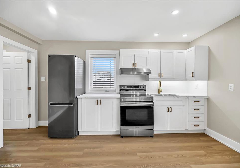 1-1466-main-street-e-hamilton-ontario-40801167