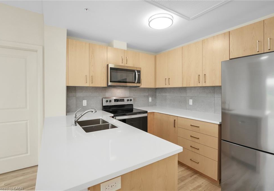 301-westmount-road-w-kitchener-ontario-40801272