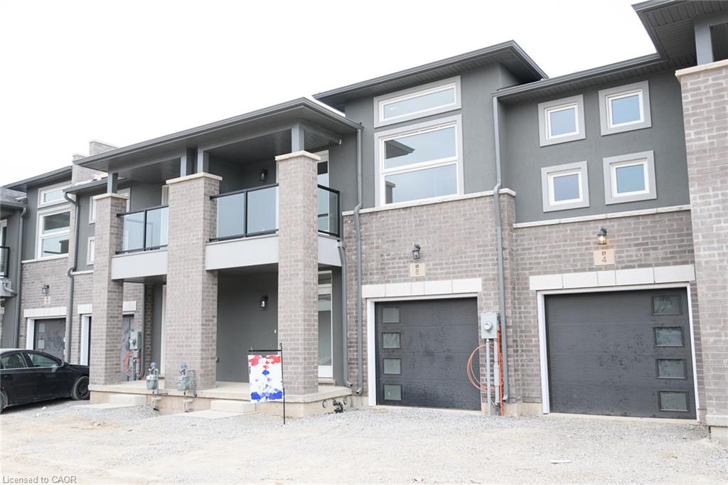8-renfrew-trail-welland-ontario-40801315