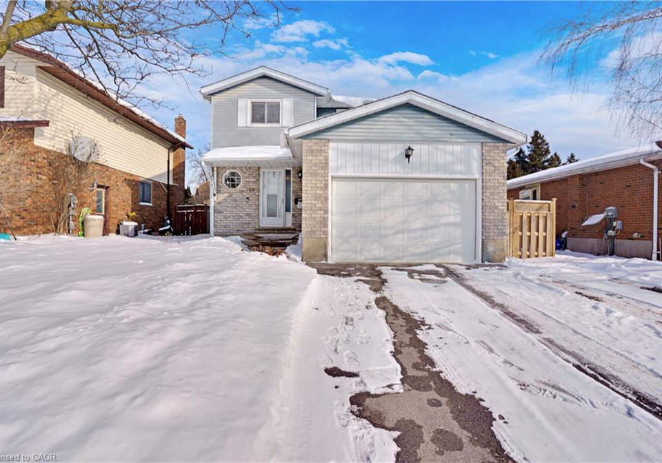 109-holm-street-cambridge-ontario-40801434