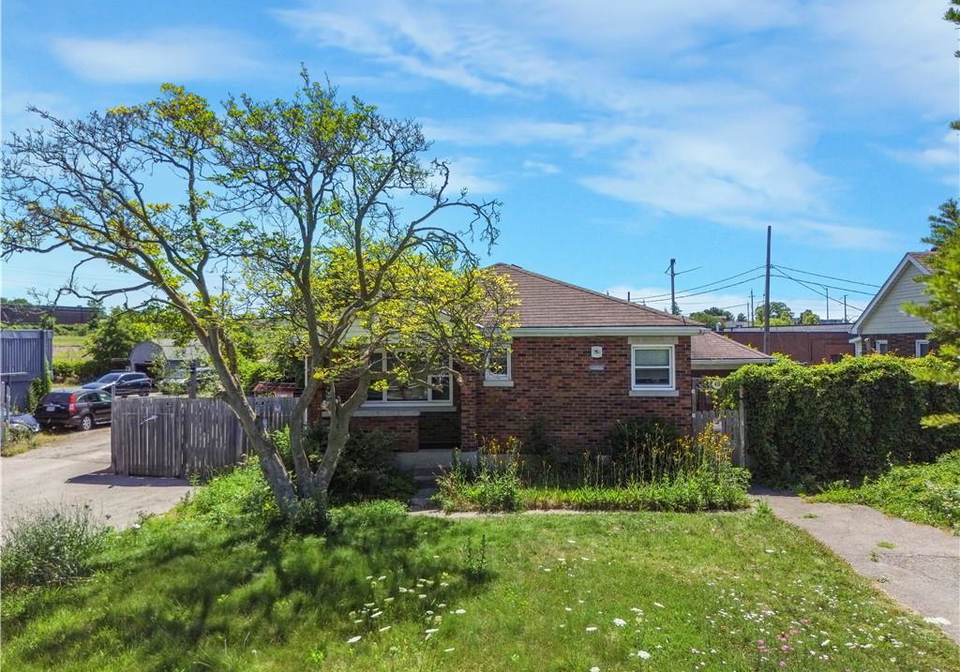 416-queen-street-w-cambridge-ontario-40801438