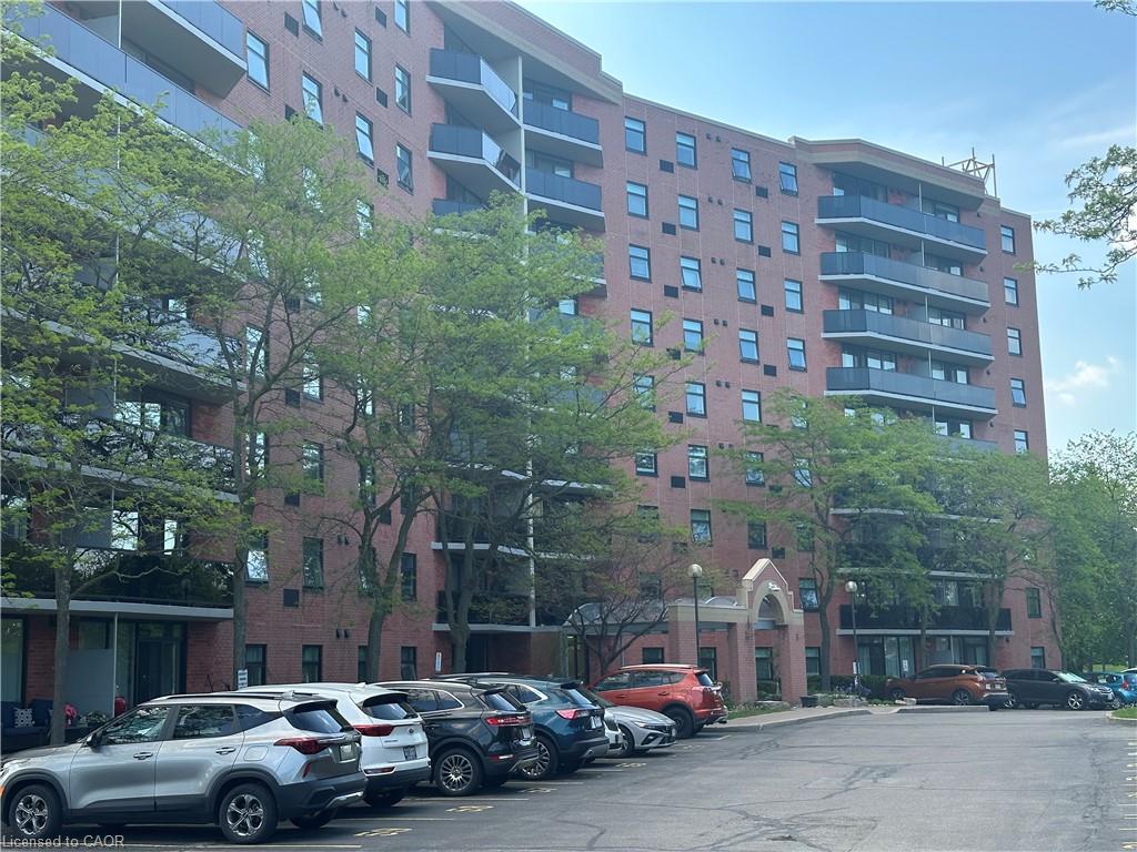 9-bonheur-court-brantford-ontario-40801489