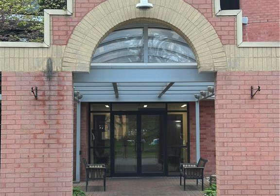 9-bonheur-court-brantford-ontario-40801489