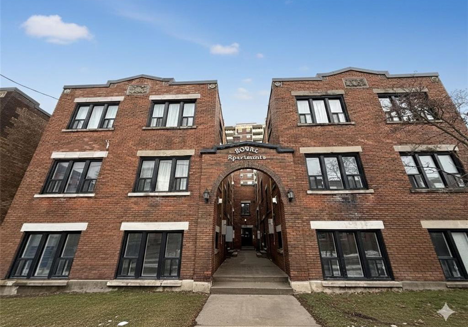 46-college-street-kitchener-ontario-40801495