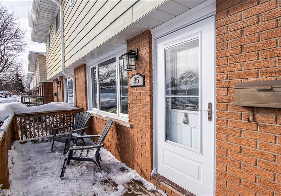 35-roberts-crescent-kitchener-ontario-40801526