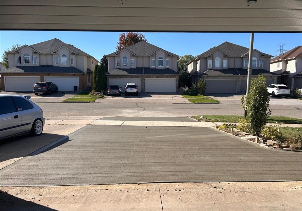 154-snowdrop-crescent-kitchener-ontario-40801569