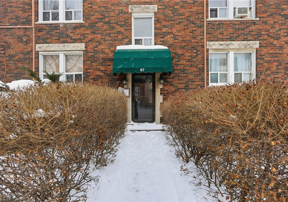 97-connaught-avenue-s-hamilton-ontario-40801626