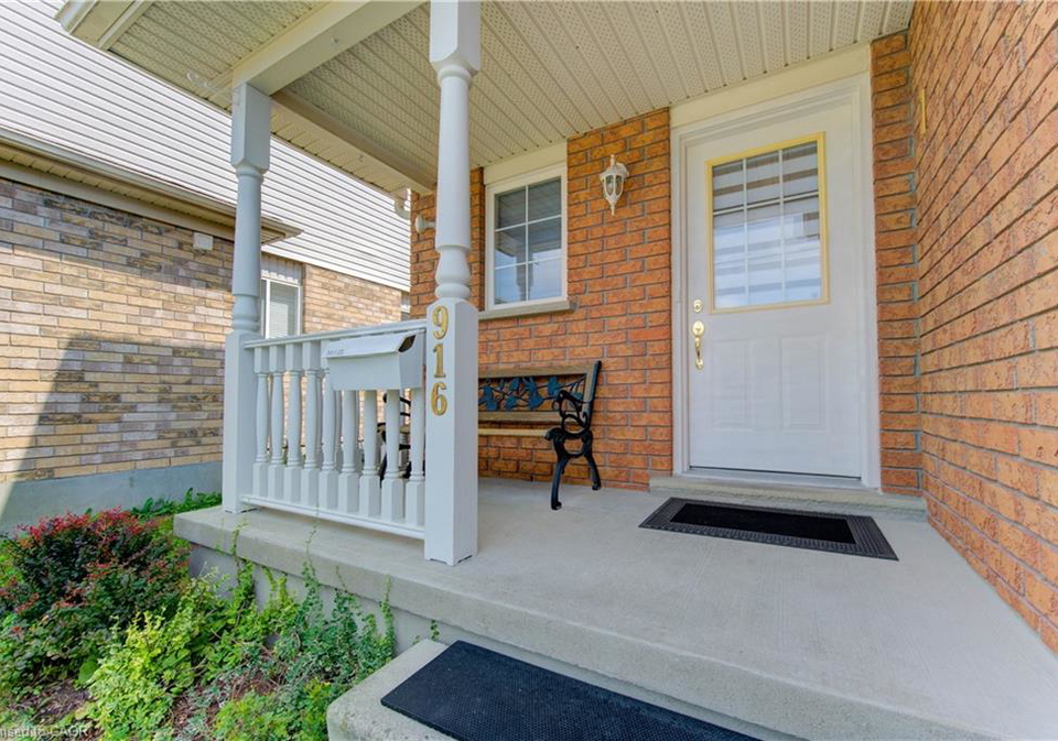 916-veronica-court-kitchener-ontario-40802184