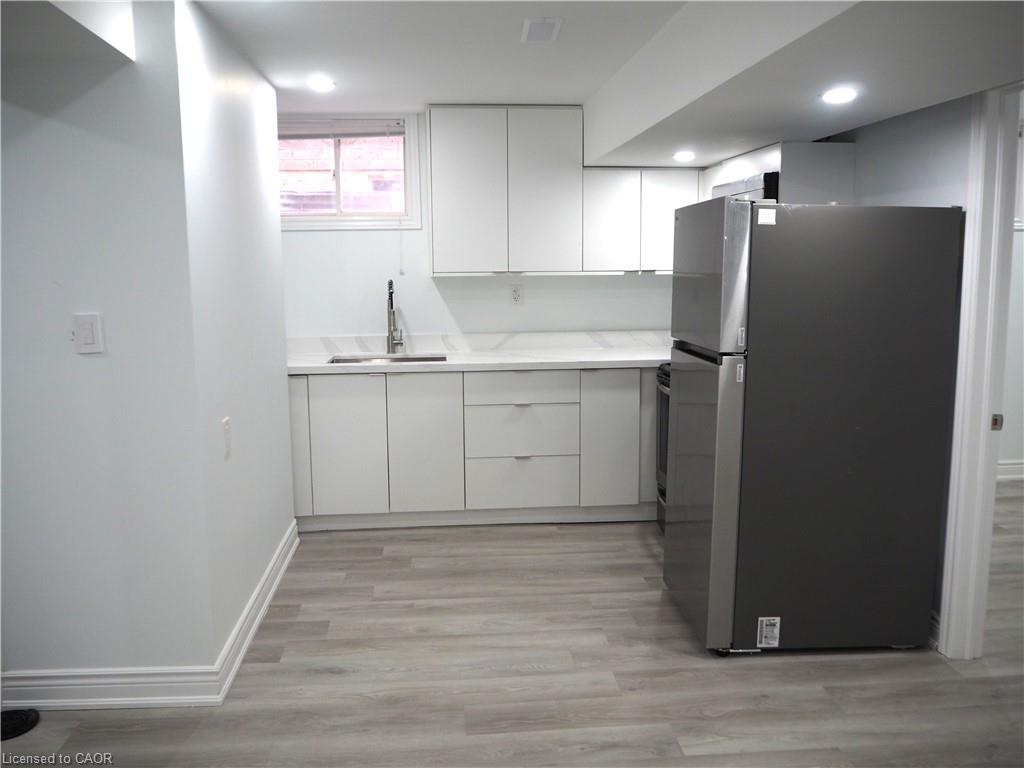 8-knowles-street-hamilton-ontario-40802215