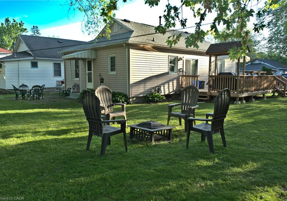 322-oxford-avenue-crystal-beach-ontario-40802288