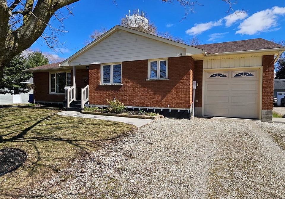 29-john-street-w-clifford-ontario-40802295