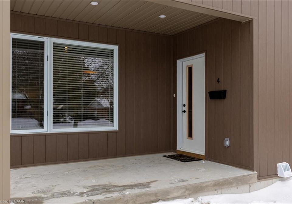 2-pipers-green-court-kitchener-ontario-40802316