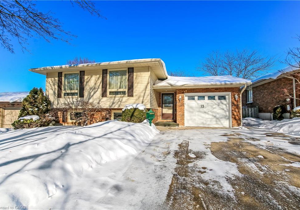 13-churchill-circle-simcoe-ontario-40802394