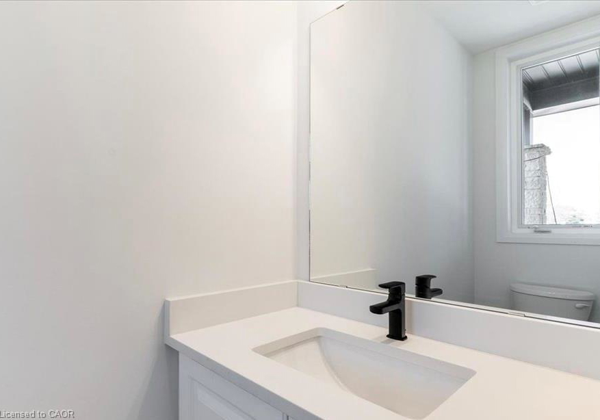 3-southam-lane-hamilton-ontario-40802438