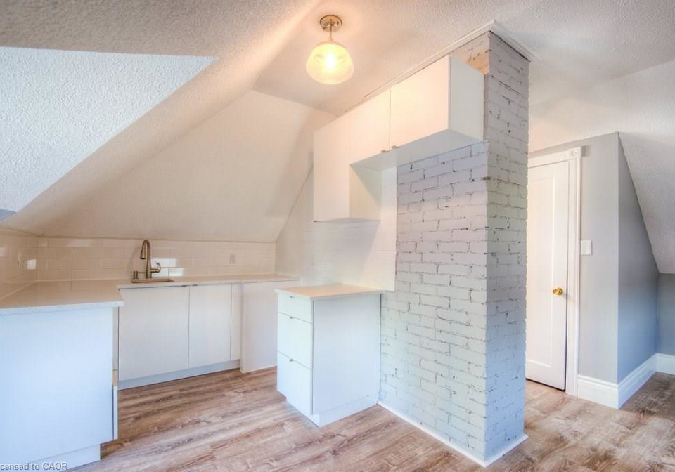 16-wellington-street-n-kitchener-ontario-40802488
