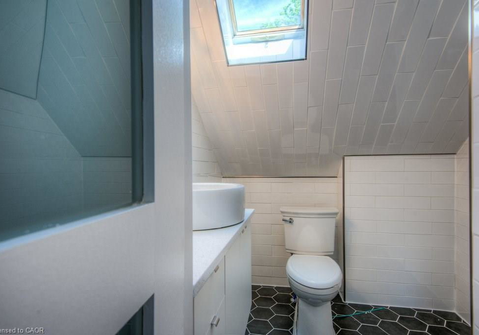 16-wellington-street-n-kitchener-ontario-40802488