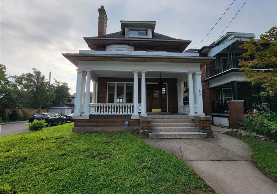 43-barnesdale-avenue-s-hamilton-ontario-40802499