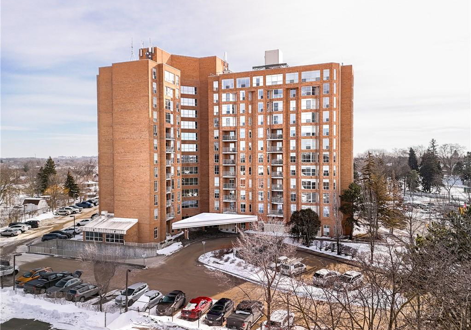 1414-king-street-e-kitchener-ontario-40802506