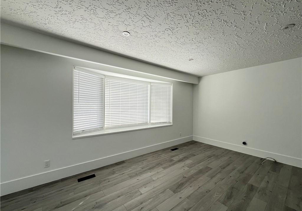 230-hazelglen-drive-kitchener-ontario-40802554