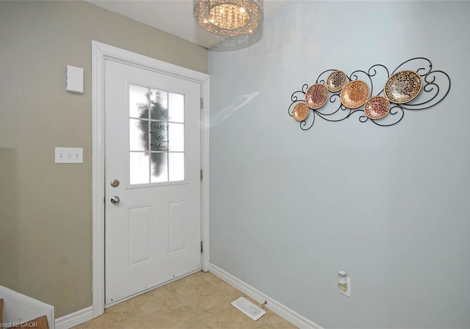 366-maverick-street-waterloo-ontario-40802558