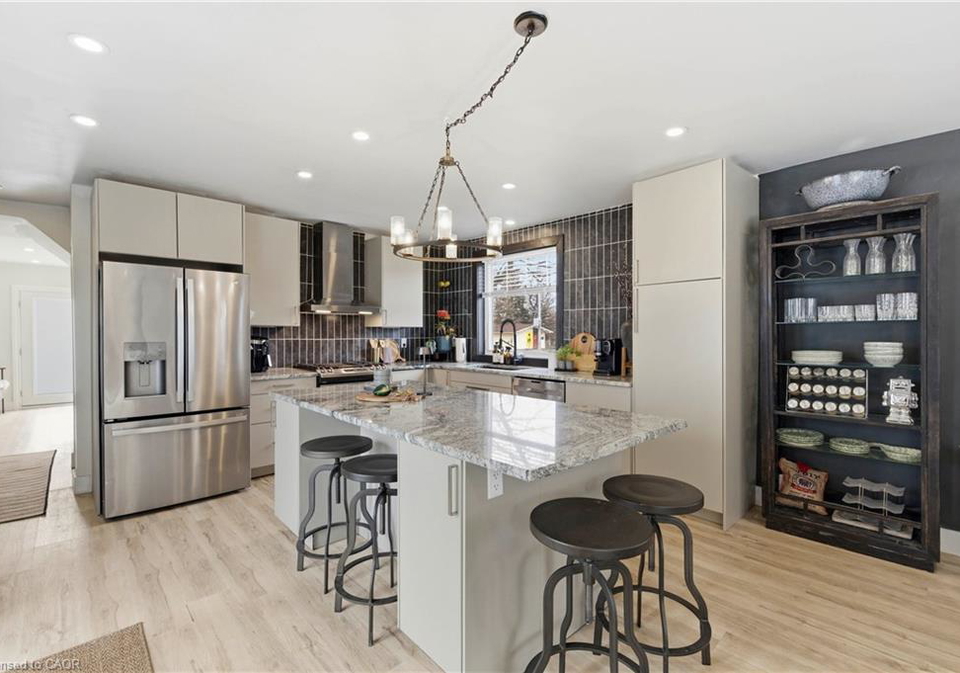 1043-queens-bush-road-wellesley-ontario-40802674