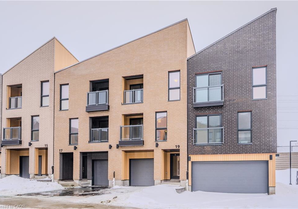 19-urbane-boulevard-kitchener-ontario-40802805
