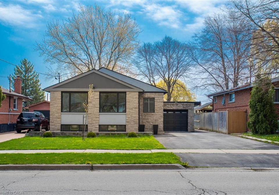 2162-mount-forest-drive-burlington-ontario-40802821