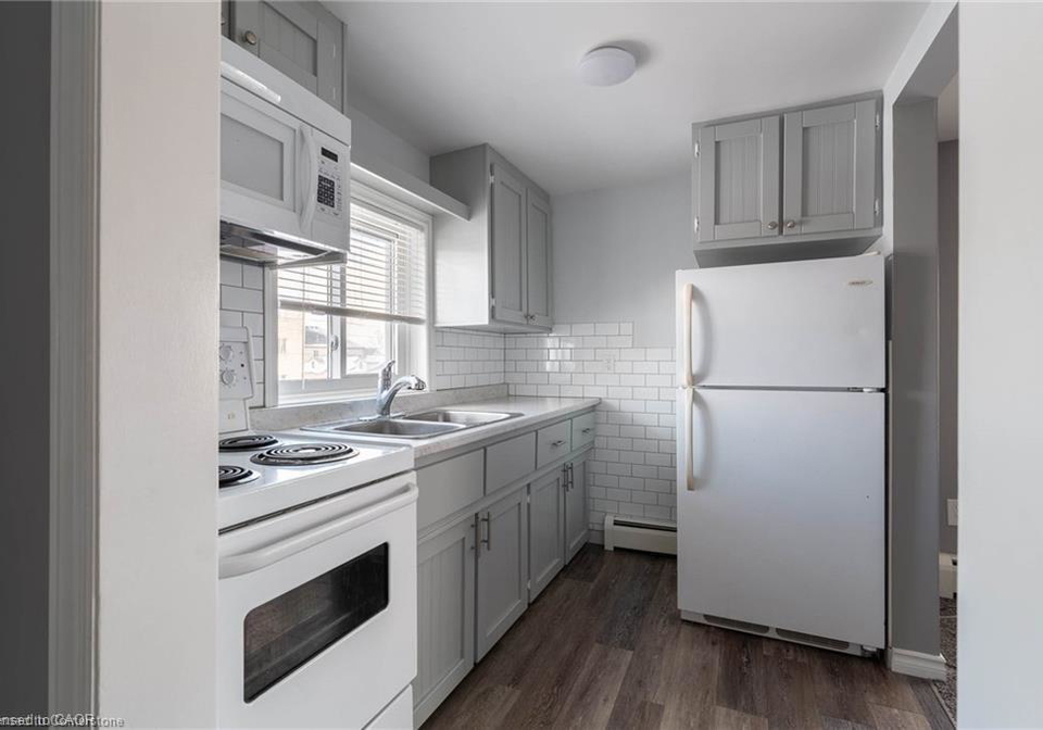 8-cleveland-street-thorold-ontario-40802858