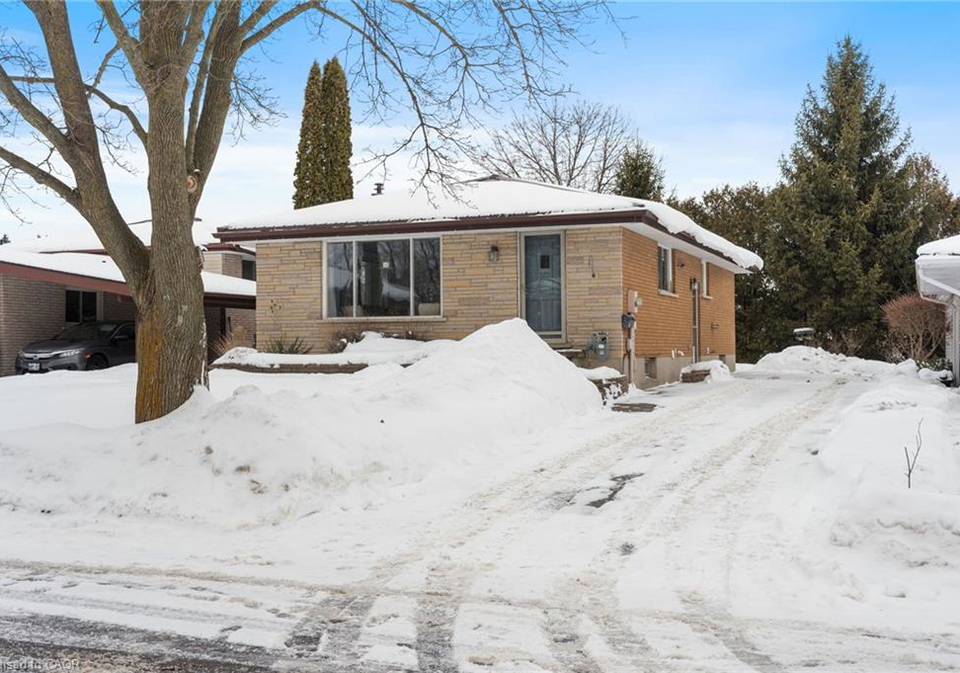 19-rosseau-drive-simcoe-ontario-40802859
