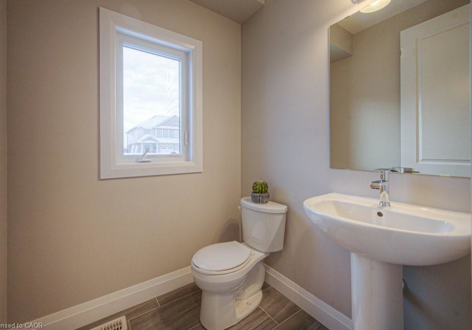 94-issac-street-elmira-ontario-40802887