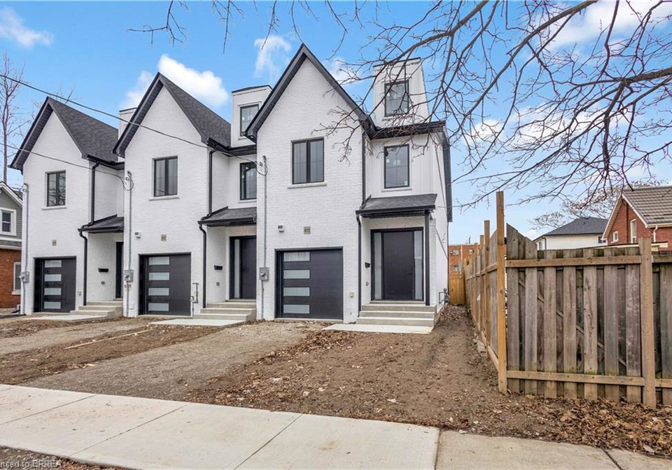 105-winniett-street-brantford-ontario-40802911
