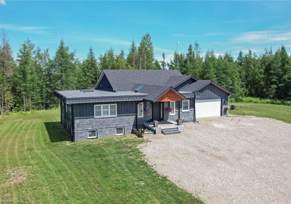 375753-6th-line-amaranth-ontario-40802921
