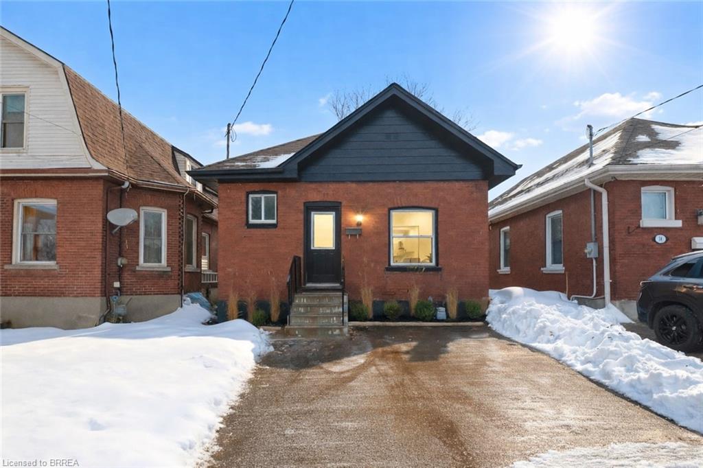 12-carlyle-street-brantford-ontario-40802954