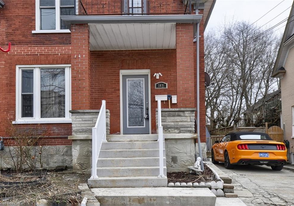 147-benton-street-kitchener-ontario-40803024