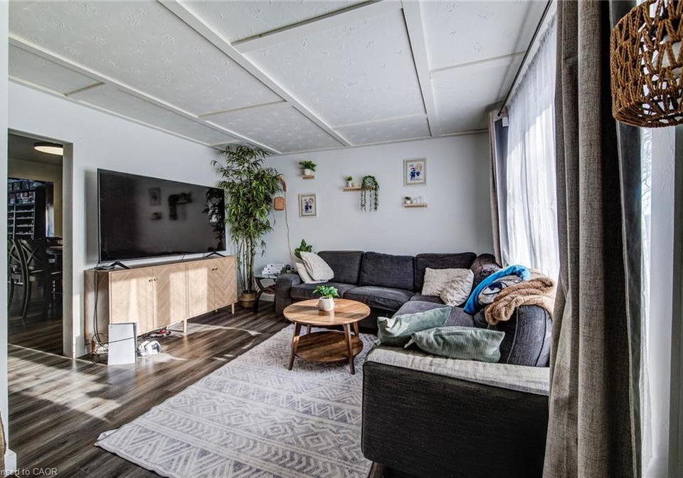 393-odlum-drive-woodstock-ontario-40803042