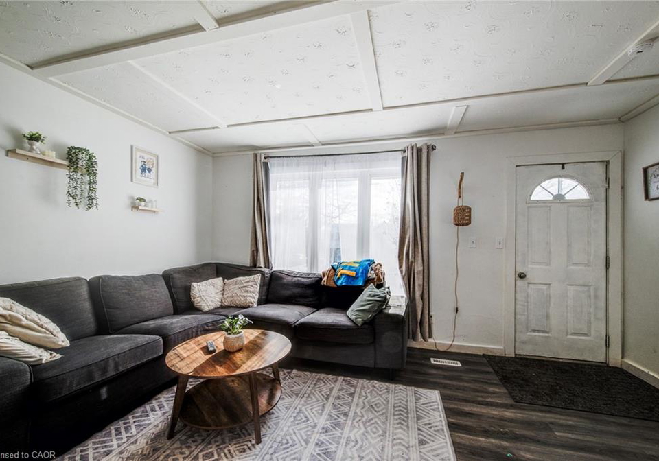 393-odlum-drive-woodstock-ontario-40803042