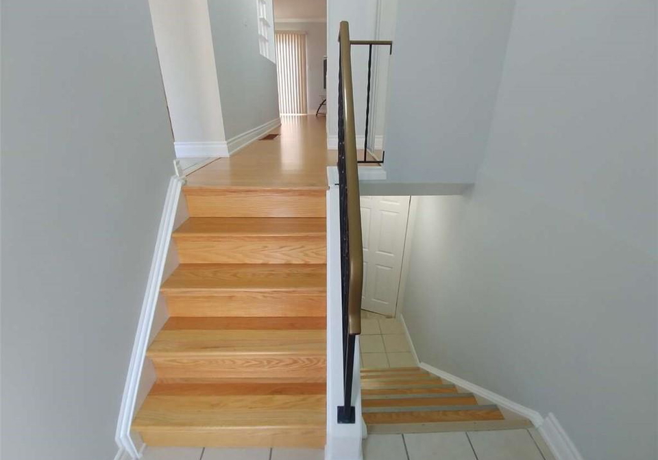 1115-paramount-drive-stoney-creek-ontario-40803059