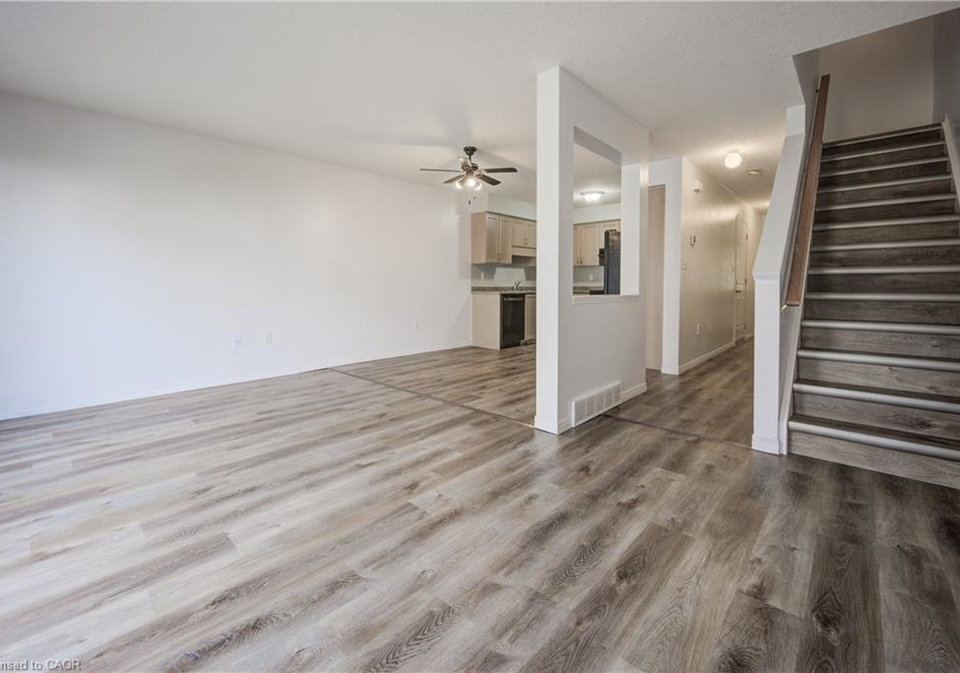 110-activa-avenue-kitchener-ontario-40803143