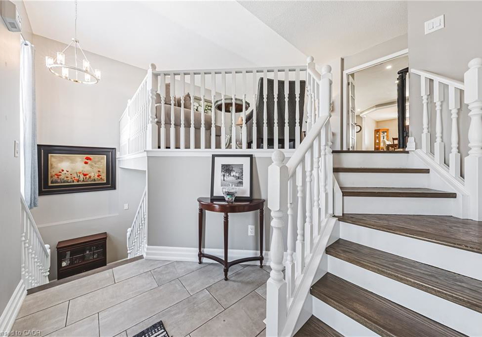 47-fuller-drive-caledonia-ontario-40803199