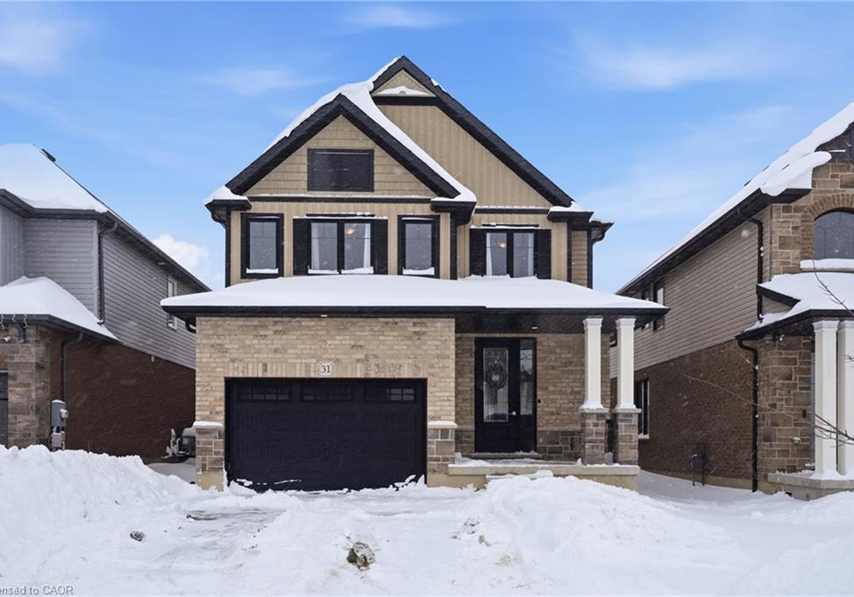 31-miranda-path-elmira-ontario-40803282